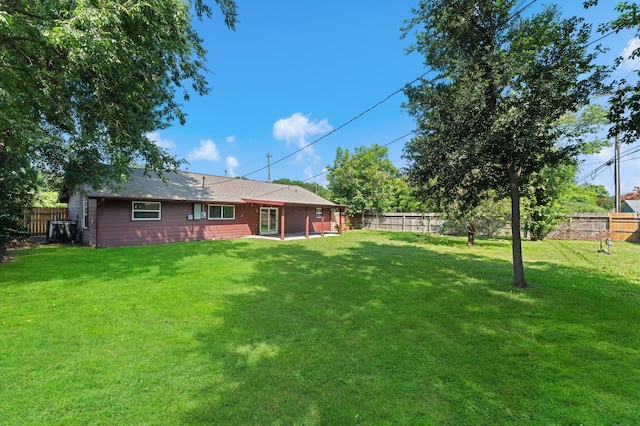 view of yard with a patio