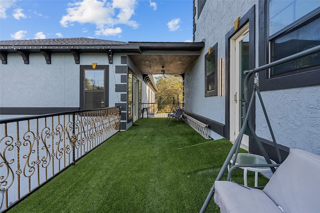 view of yard featuring ceiling fan