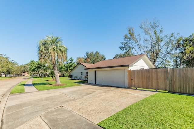 view of front of property with a front lawn