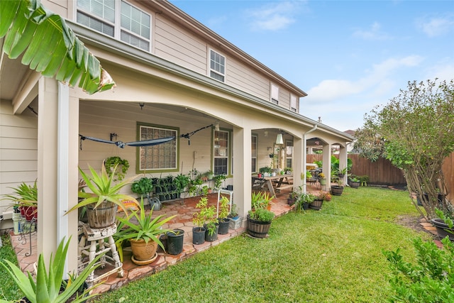 view of yard featuring a patio area