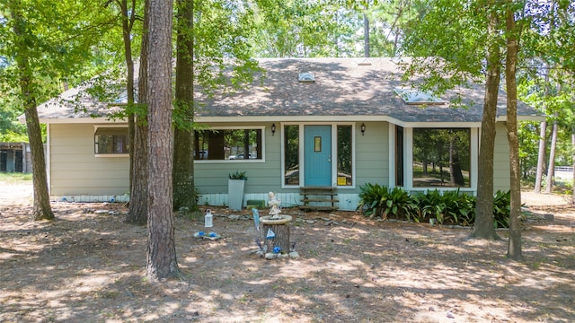 view of front of property