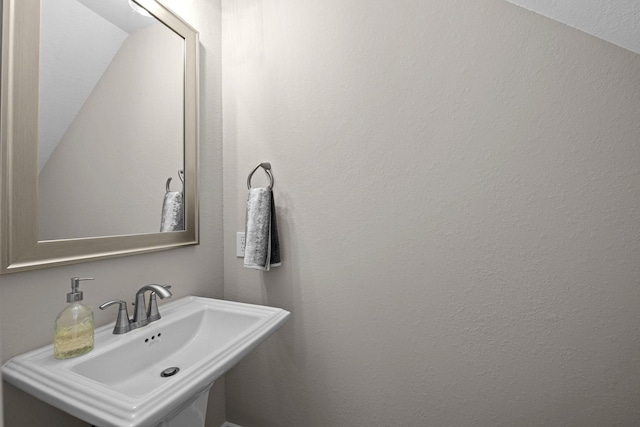 16034 Mason Run Dr, Houston, TX 77079 - bathroom with a sink