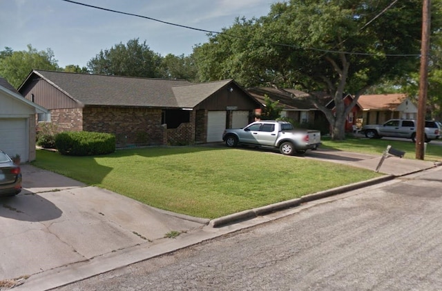 ranch-style home featuring a front yard