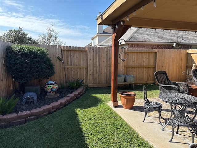 view of yard with a patio