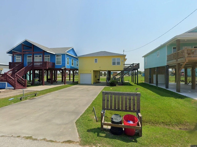 view of community featuring a yard