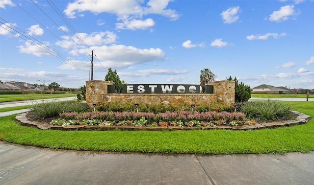 view of community / neighborhood sign