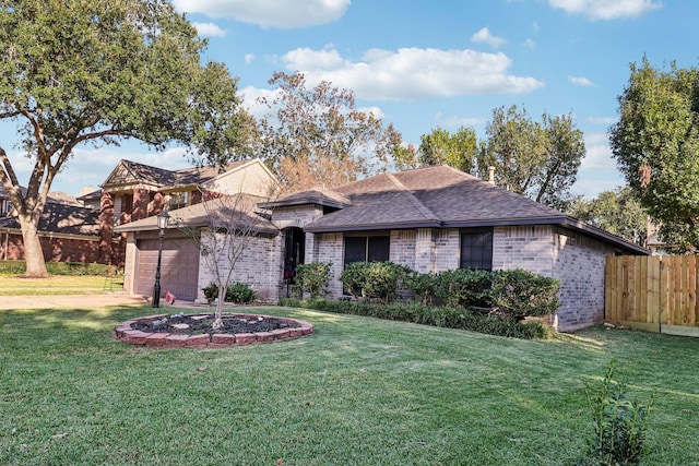 view of front of home featuring a front yard