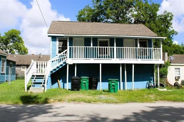 view of front of house featuring a porch