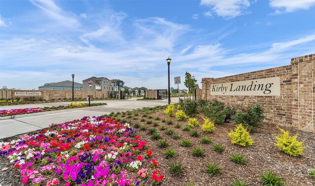 view of community / neighborhood sign