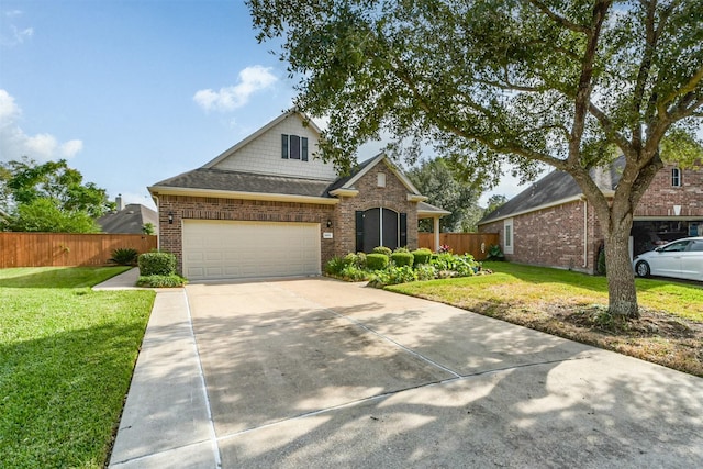 view of front of property featuring a front lawn