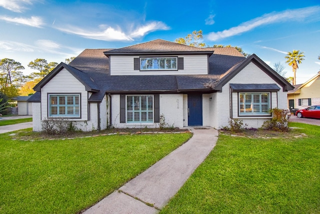 view of front of house with a front yard