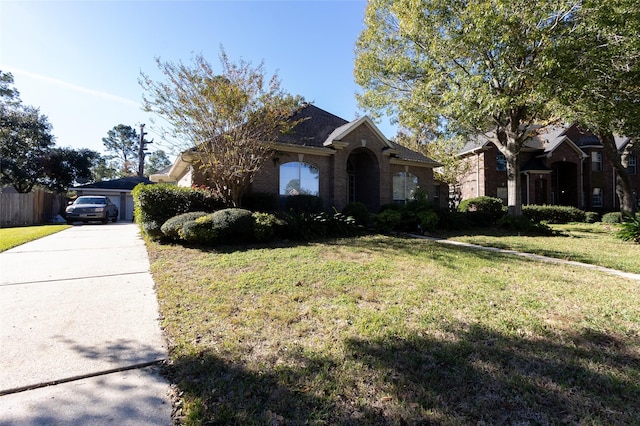 view of front facade with a front lawn