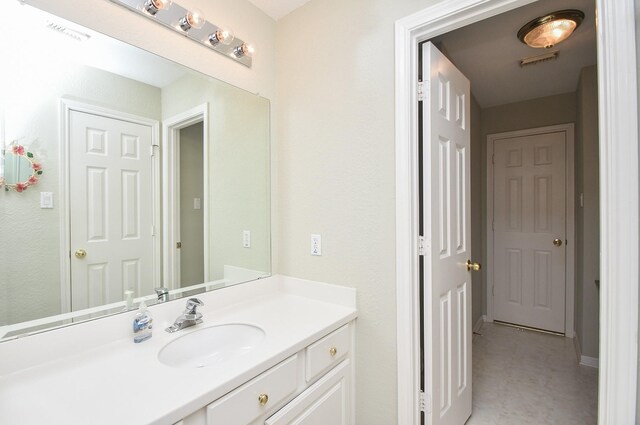 2446 Plantation Bend Dr, Sugar Land, TX 77478 - bathroom with vanity