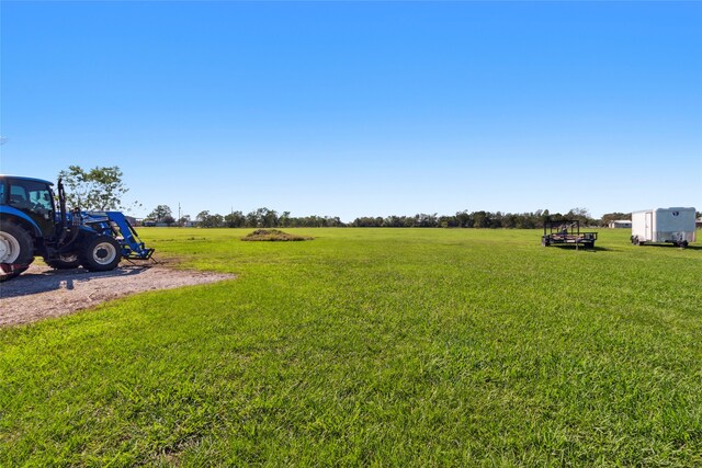 view of yard featuring a rural view