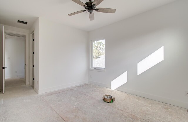 empty room with ceiling fan