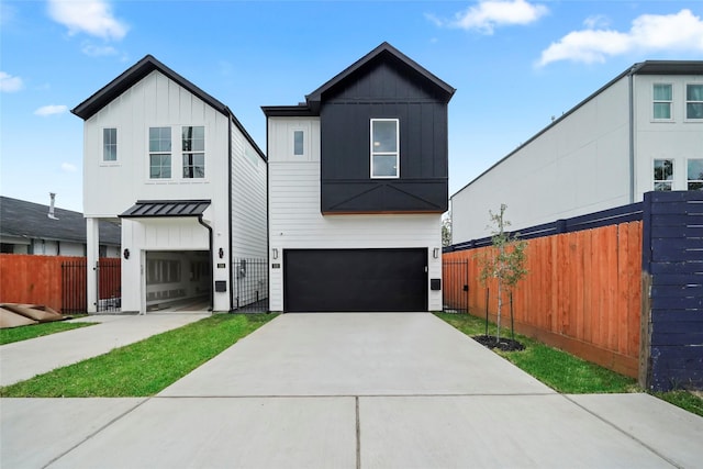 view of front facade with a garage