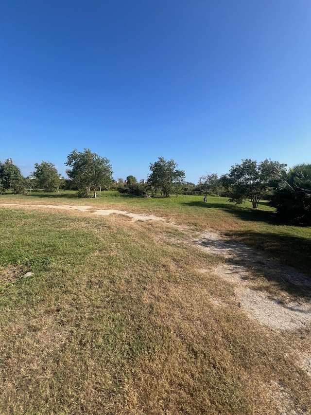 Listing photo 3 for 1200 Diamond Rd, Crystal Beach TX 77650