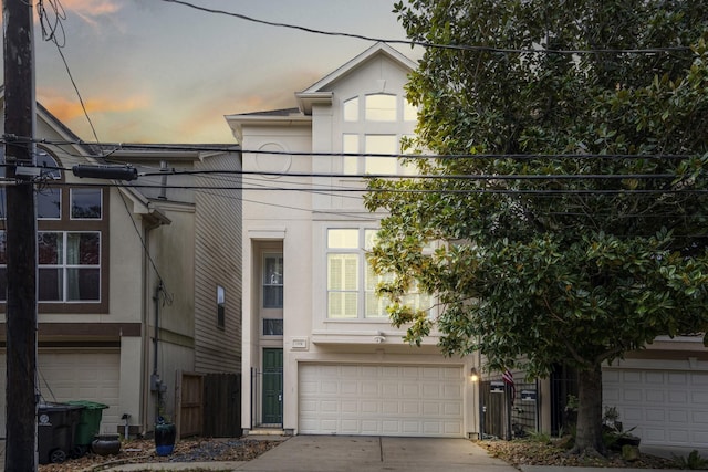 view of front facade featuring a garage