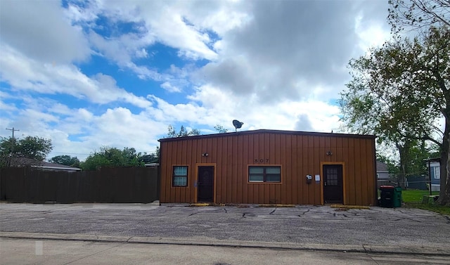 507 Gresham St, Baytown, TX 77520 - photo 1