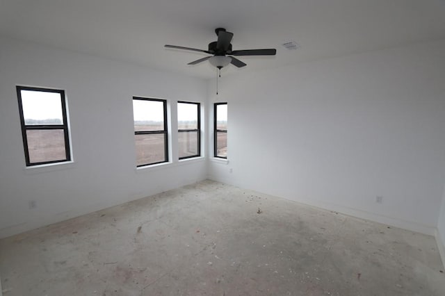 empty room with ceiling fan