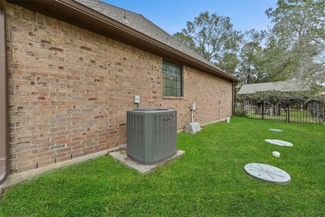 view of yard featuring cooling unit