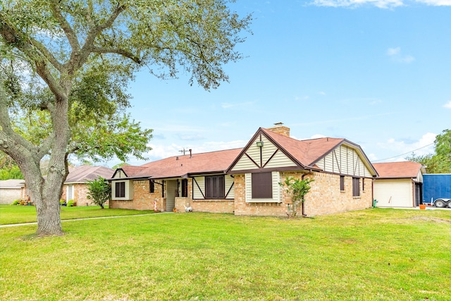 view of front of property with a front lawn