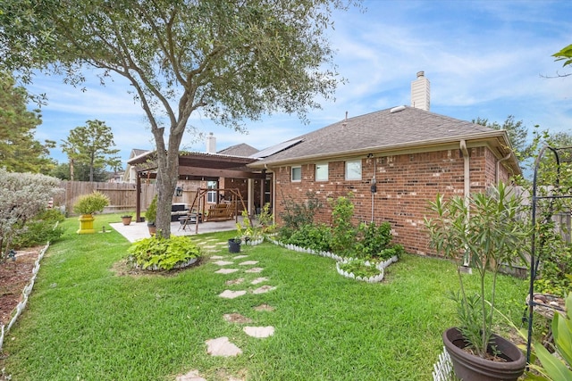 view of yard featuring a patio