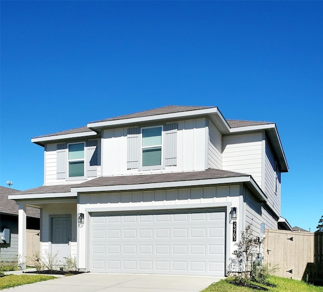 view of front facade featuring a garage