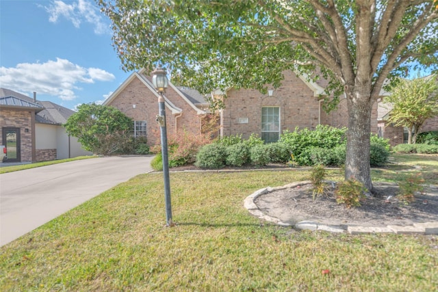 view of front of property with a front lawn