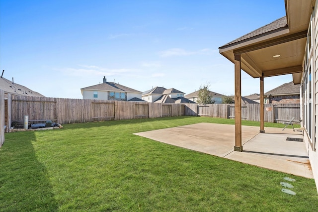 view of yard featuring a patio area