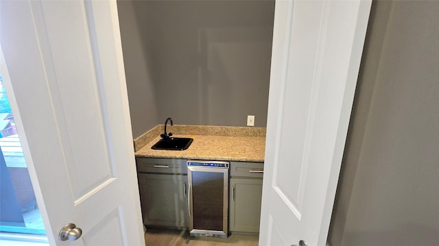 bathroom featuring sink