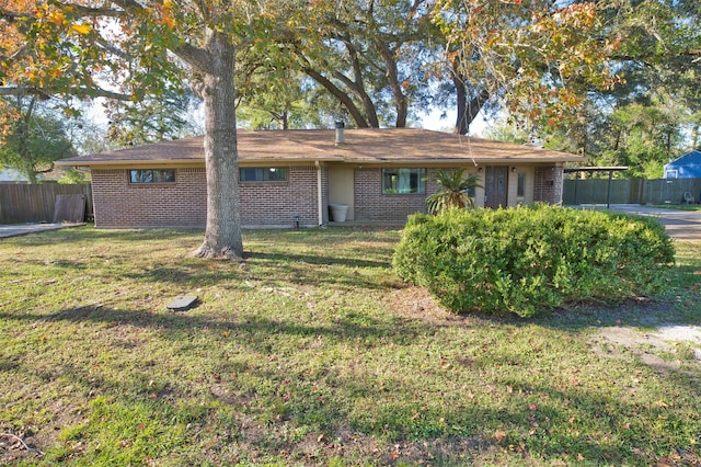 view of front of property with a front yard