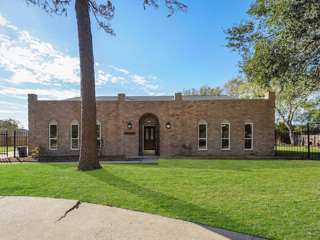 view of front of home with a front yard