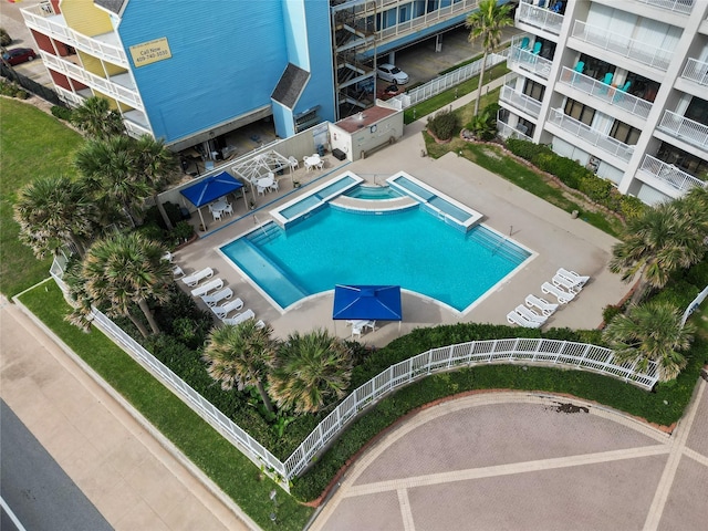 view of swimming pool