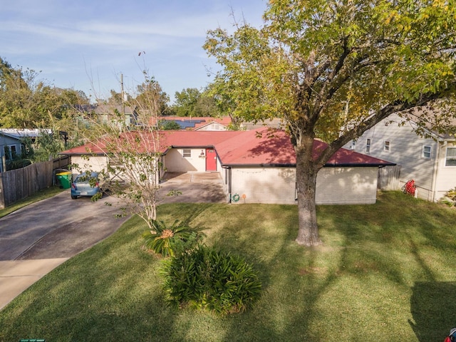 view of front of house with a front lawn