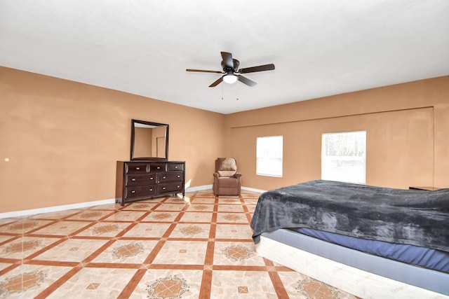 bedroom with ceiling fan