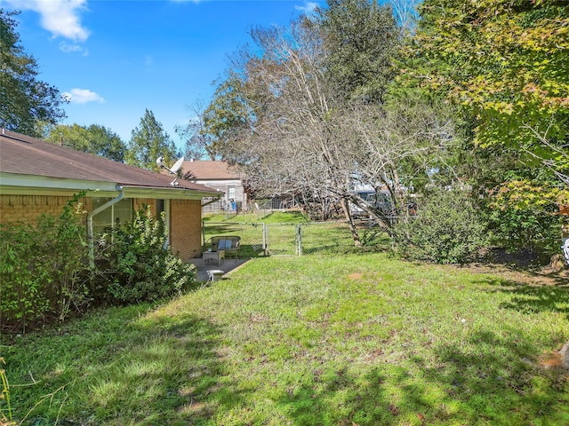 view of yard with a patio