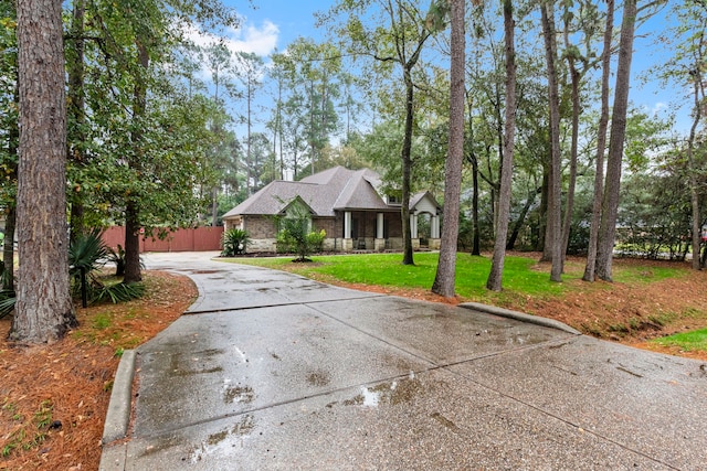 view of front of house with a front yard