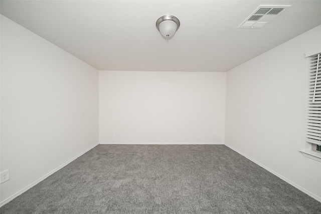 unfurnished room with carpet