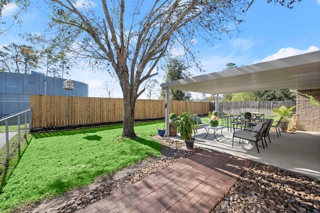 view of yard featuring a patio