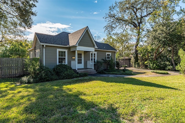 view of front of house featuring a front yard