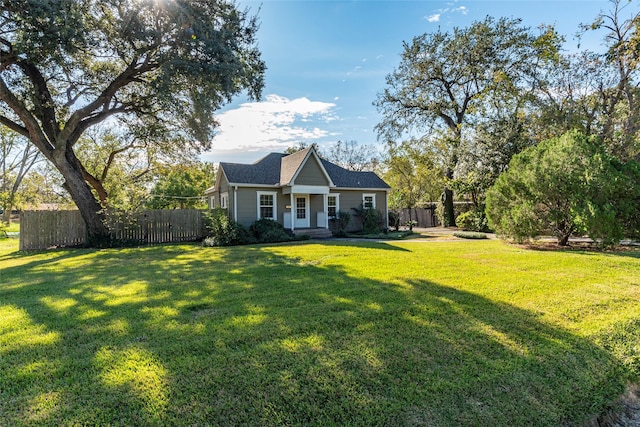 view of front of house featuring a front yard