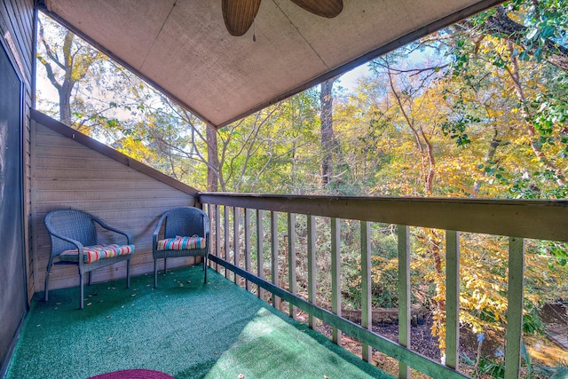 balcony featuring ceiling fan