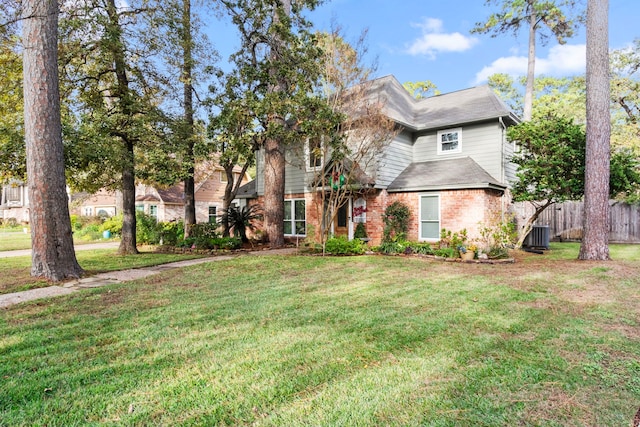 view of front of property featuring a front yard