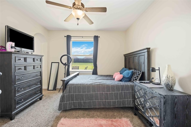 bedroom with carpet flooring and ceiling fan