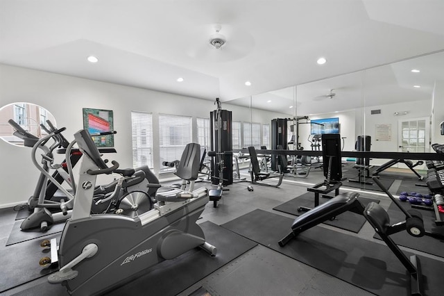 exercise room featuring ceiling fan