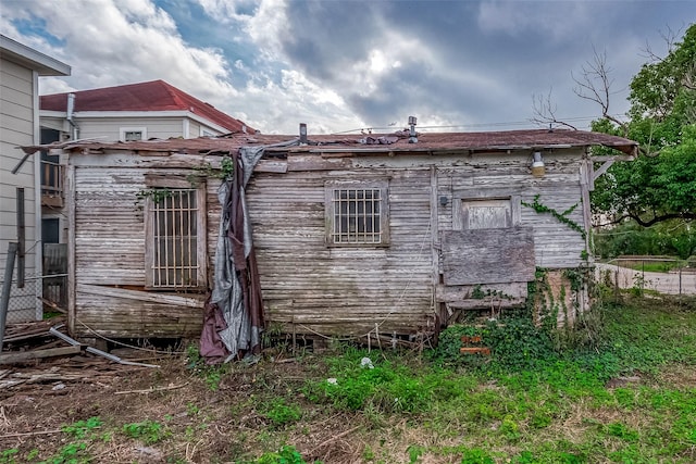 view of side of property