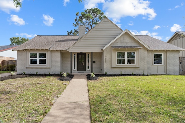 view of front of house with a front yard