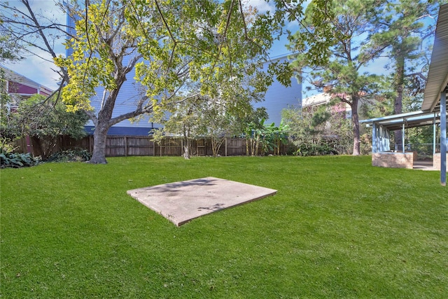 view of yard with a patio