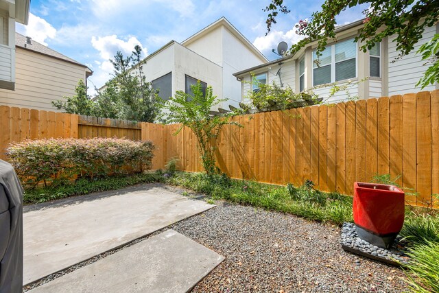 view of yard with a patio area